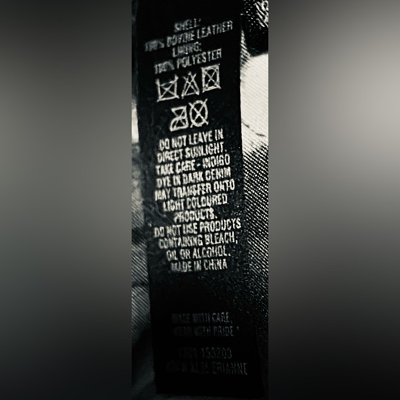 Ted Baker Patent Leather Expandable Wallet in Pink 4.5” Width x 7.5” Length - Picture 6 of 9